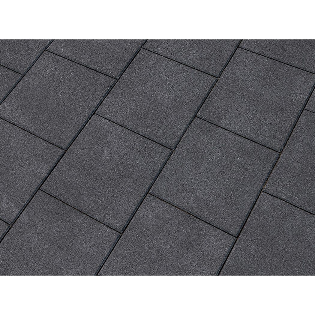 Anthrazitfarbene quadratische Betonplatten