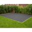 Graue Terrassenplatten auf Rasenfläche