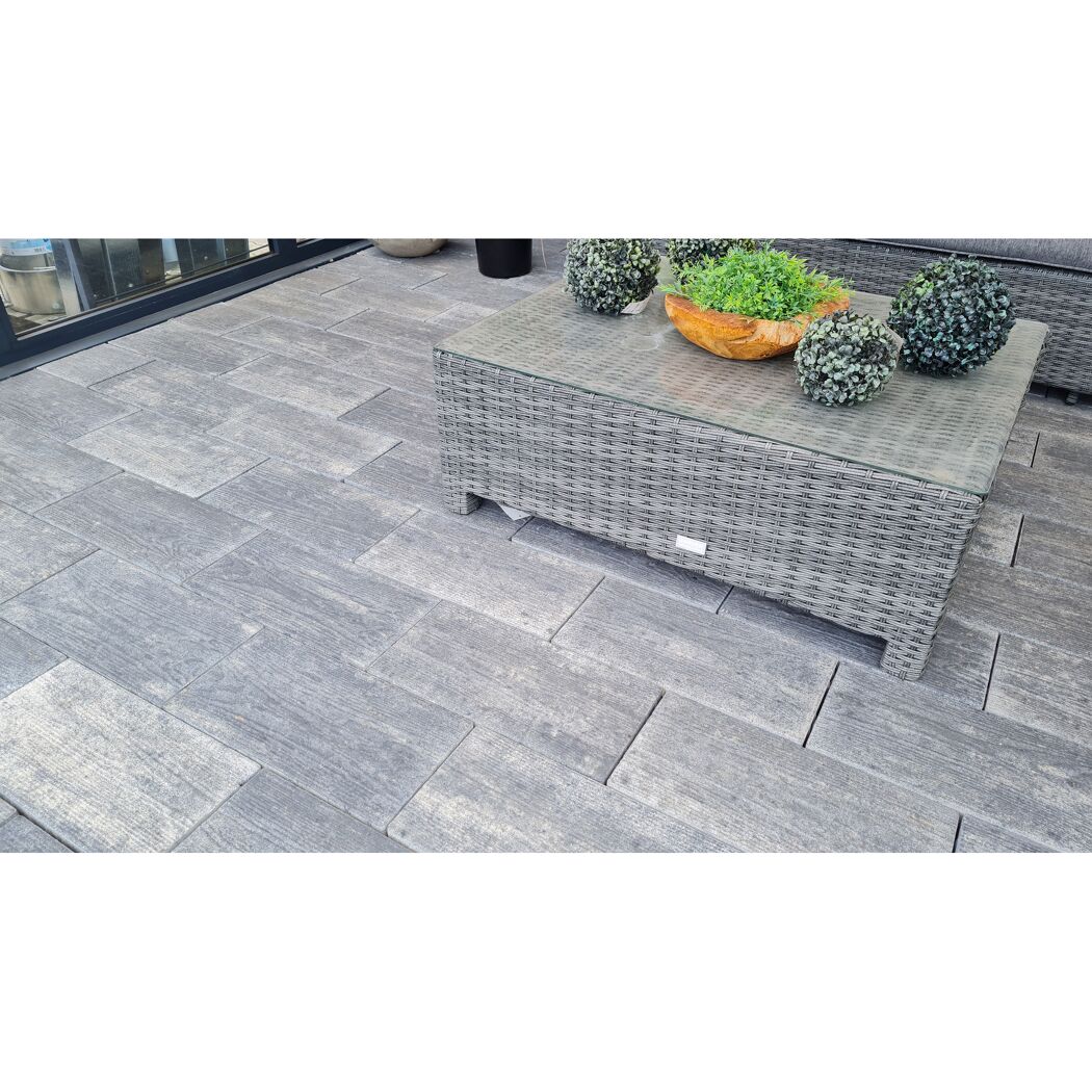 Graue Terrassenplatten T-Place Timber