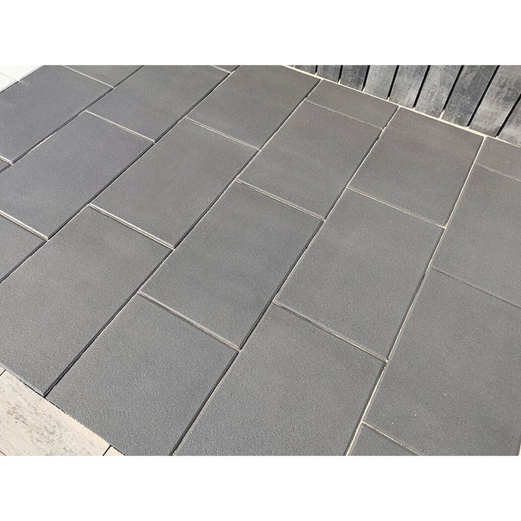 Graue Terrassenplatten T-Court Protect