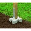 Holzpfosten auf Betonfundament