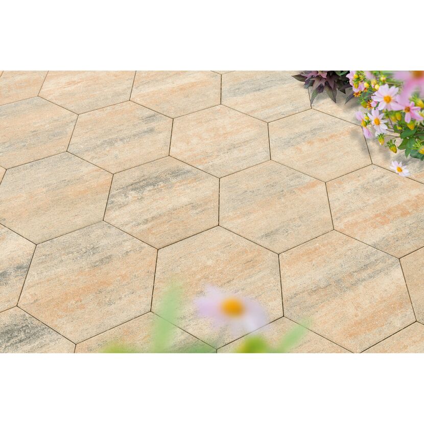 Sechseckige Terrassenplatten in Beige