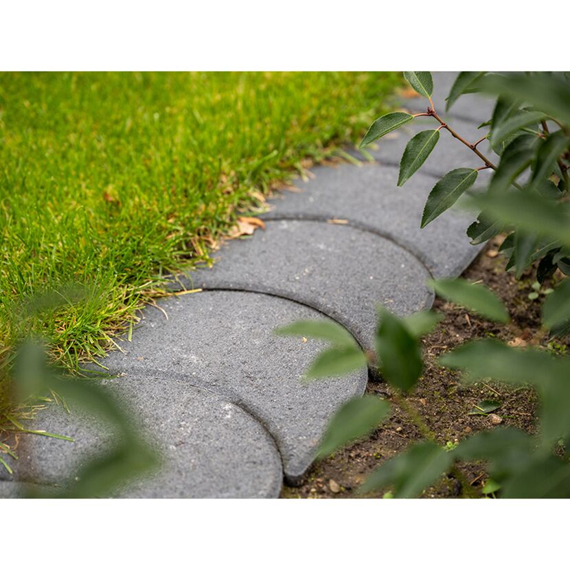 Rasenkante aus Beton