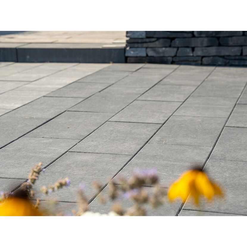 Graue Terrassenplatten