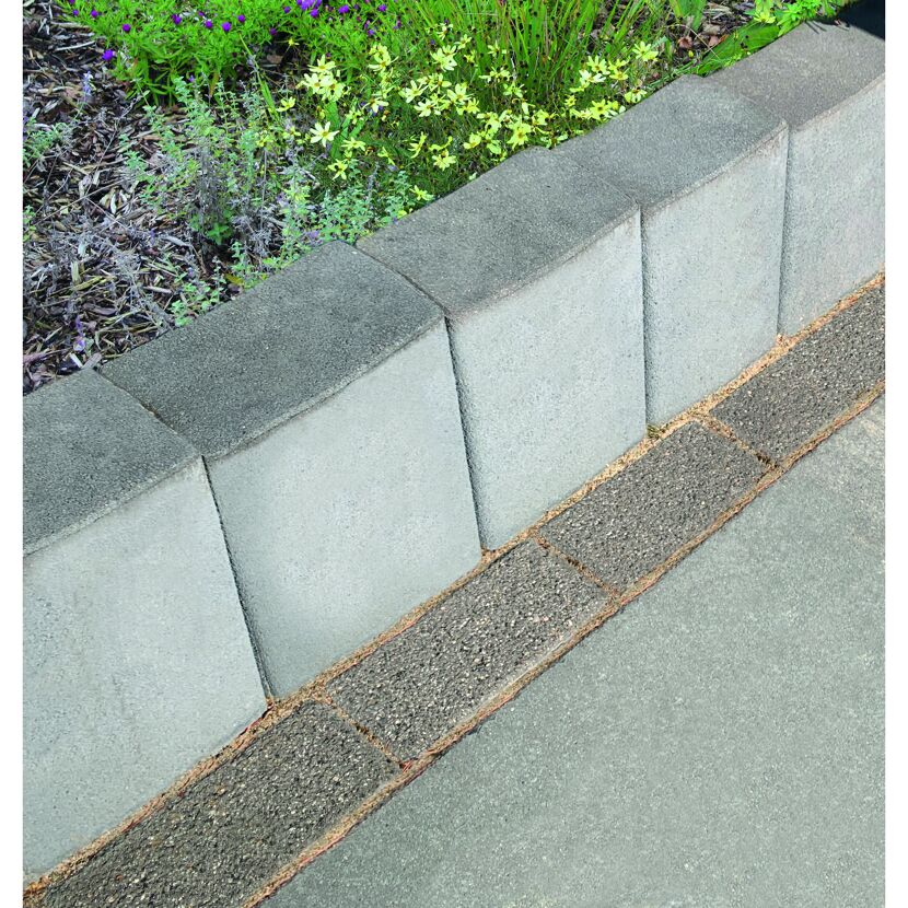 Graue Rechteck Palisaden im Garten