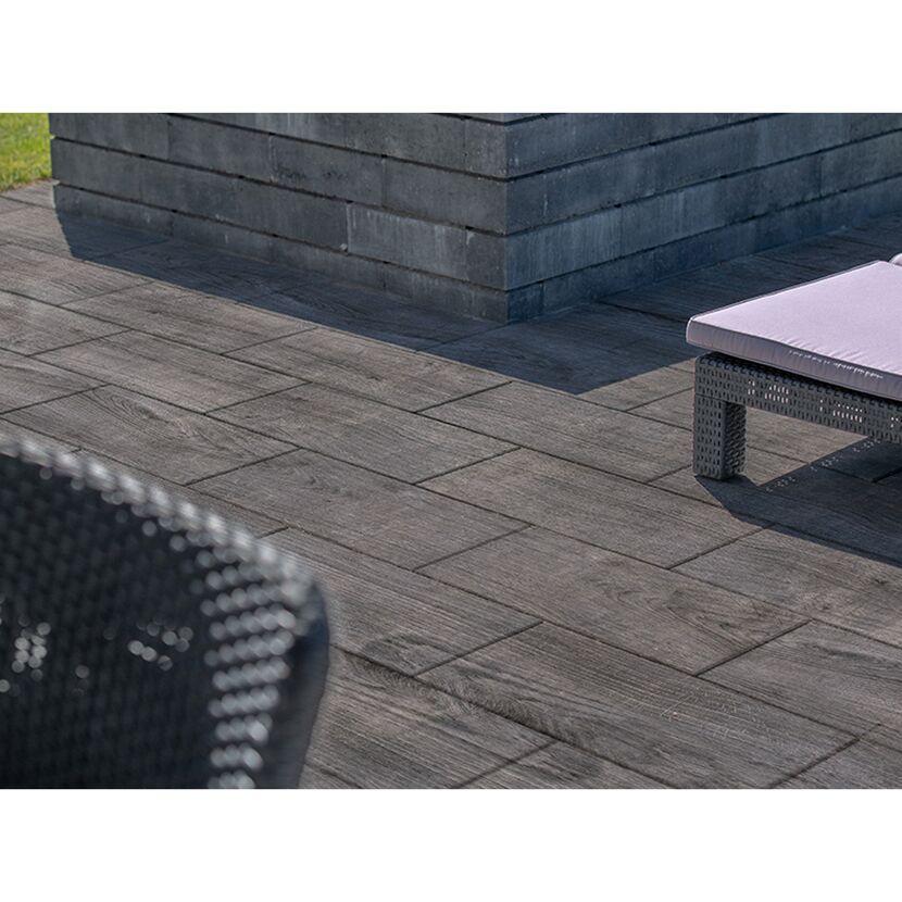 Graue Terrassenplatten T-Court Fine Wood