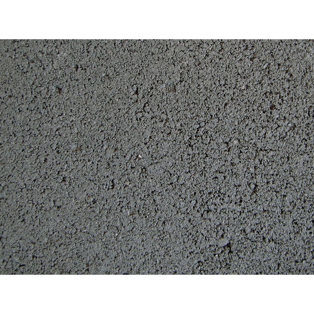 Anthrazitfarbene Blockstufe, Nahaufnahme