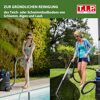 Zwei Personen reinigen einen Pool und Teich mit einem Nass- und Trockensauger.