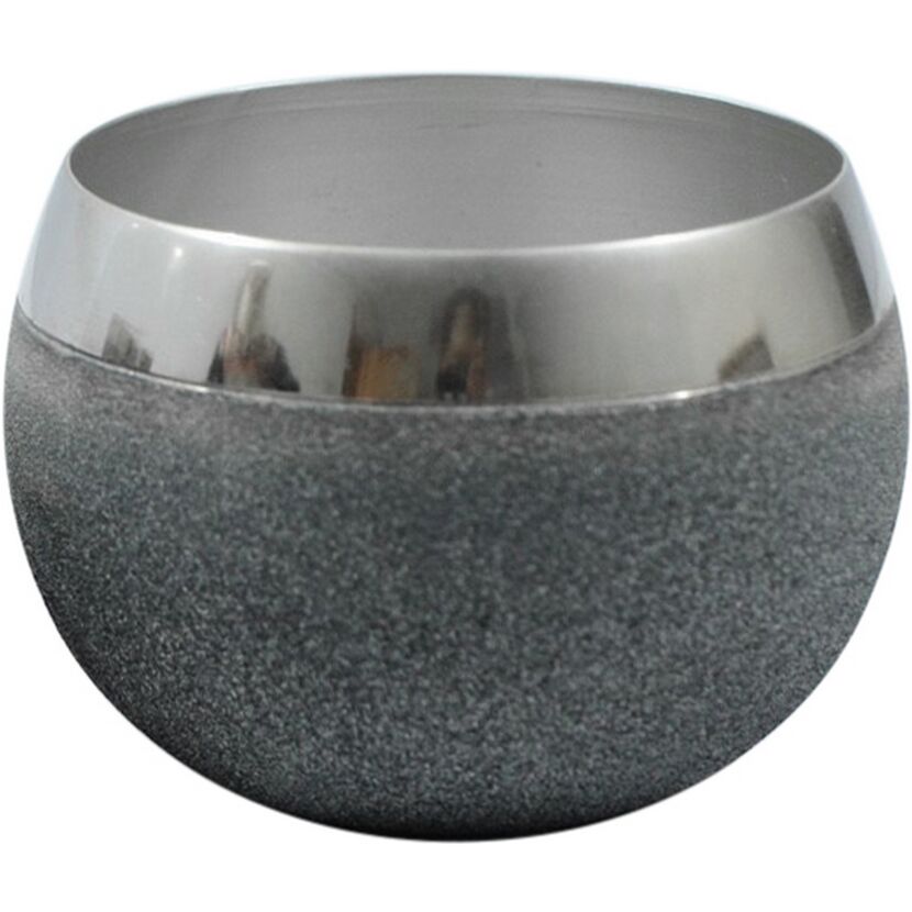 Grau-silberner Metalltopf