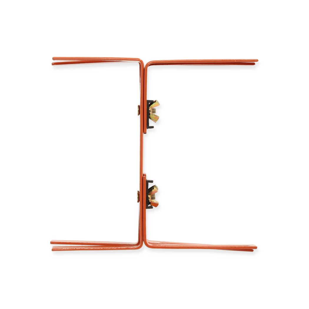 Zwei orangefarbene Balkonkastenhalter