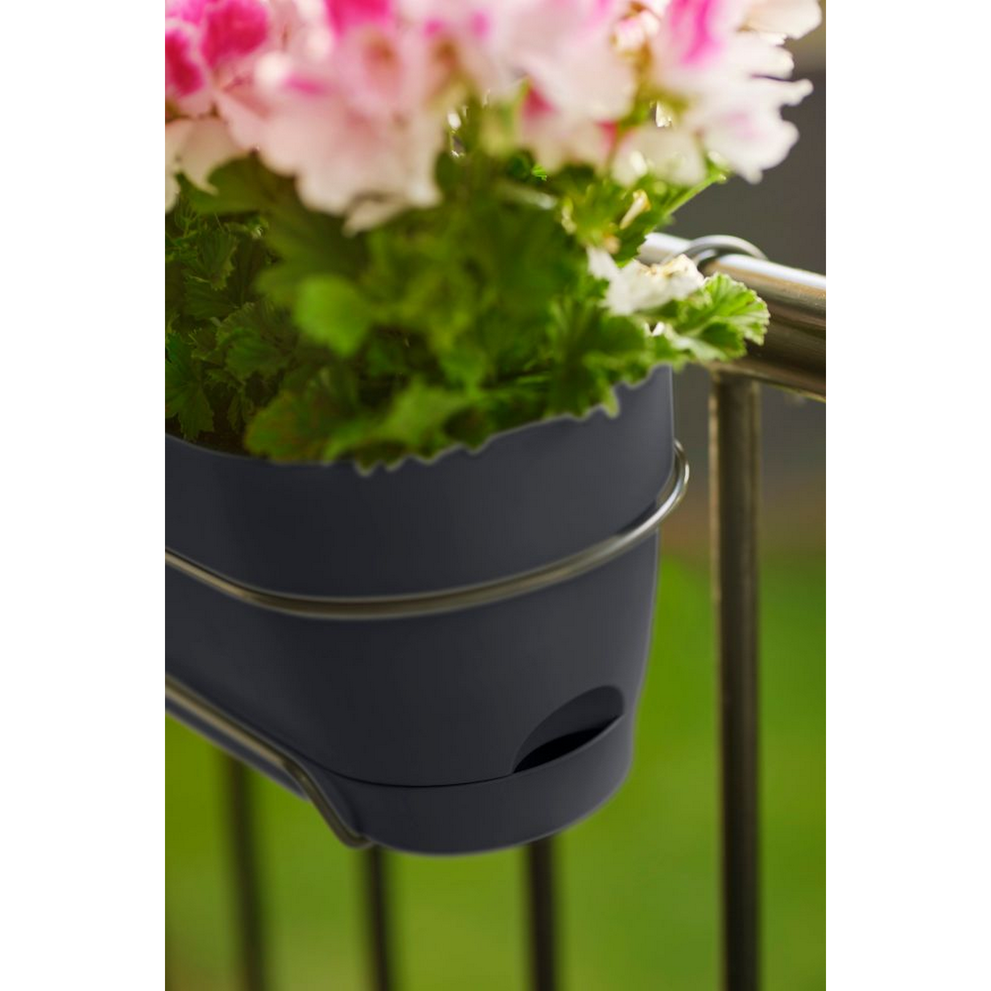 Balkonkasten 'Vibia Campana' 49 x 18 x 17 cm schwarz
