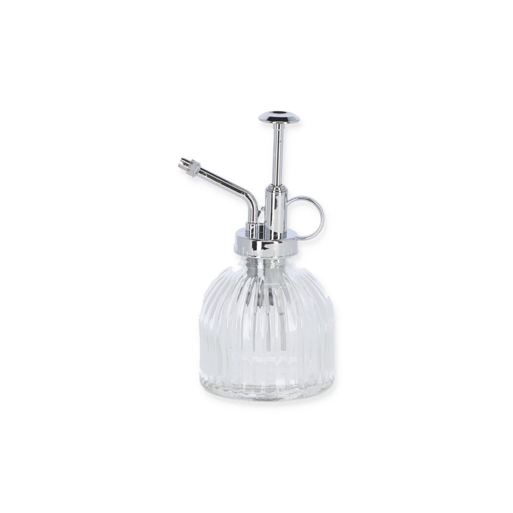Klarer Glassprüher mit silbernem Sprühkopf.