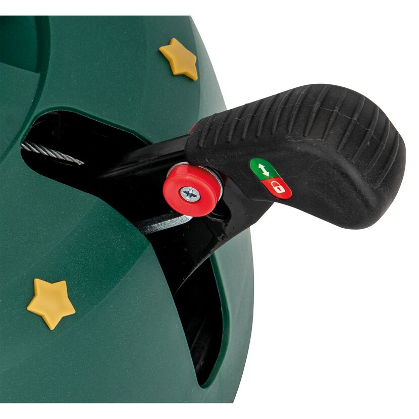 Fußpedal eines grünen Weihnachtsbaumständers