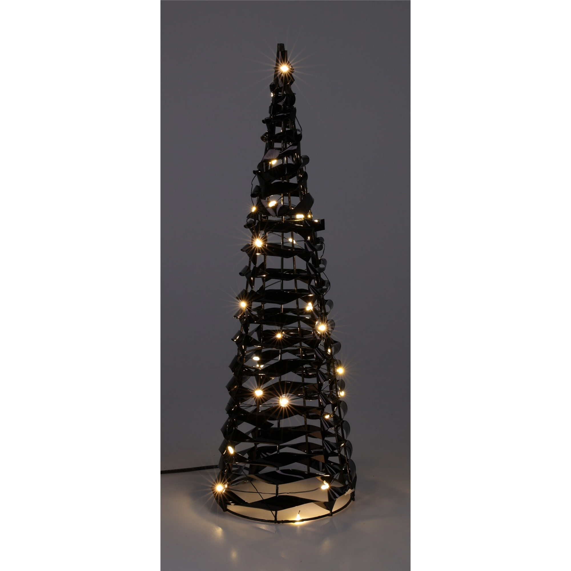 Schwarzer Deko-Weihnachtsbaum mit Lichtern