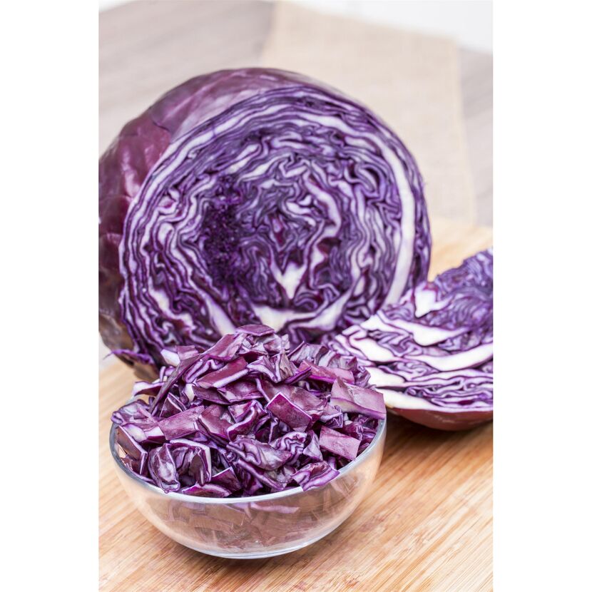 Geschnittener Rotkohl in einer Glasschale