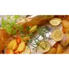 Gebratener Fisch mit Kartoffeln, Zitronen und Kräutern