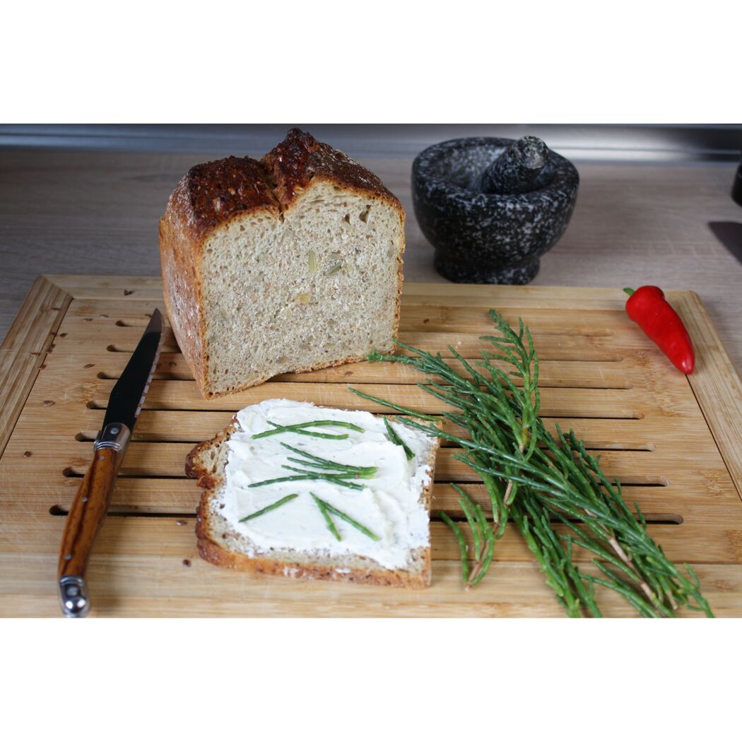 Brot mit Queller und Messer