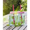 Zwei Gläser Waldmeisterlimonade mit Strohhalmen