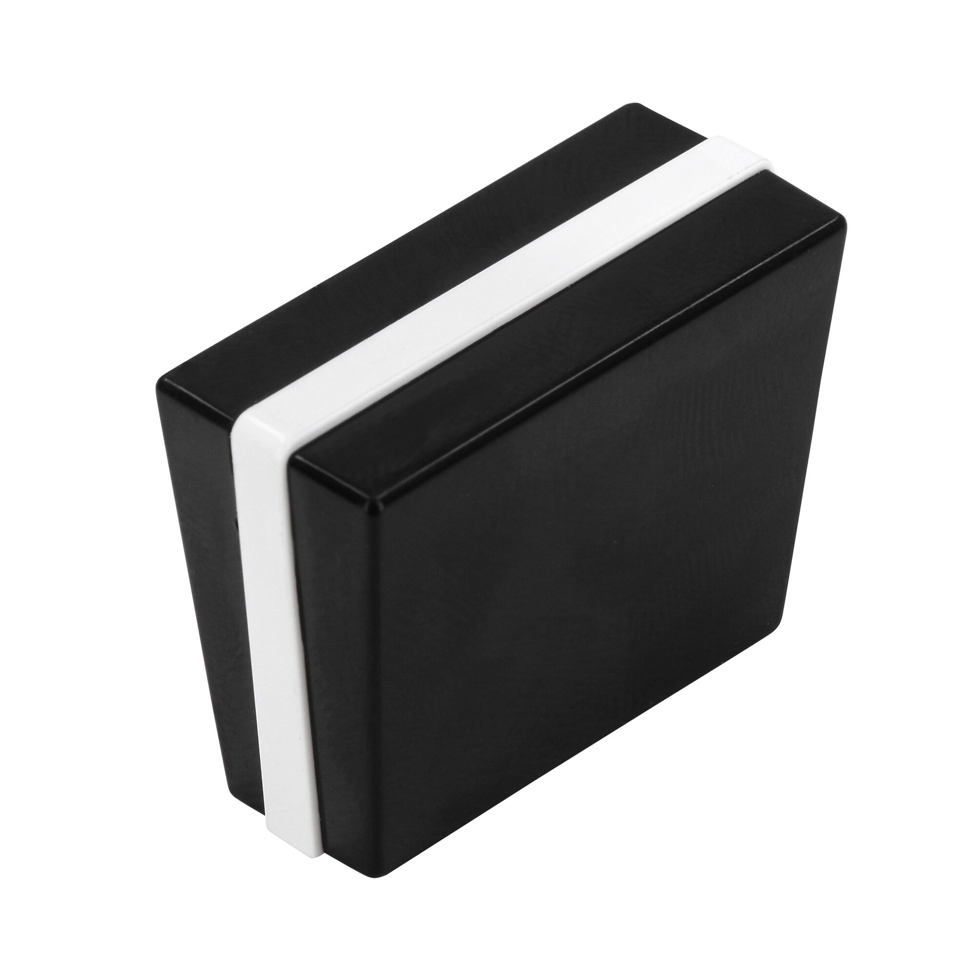 Schwarzer Möbelgriff mit weißem Streifen