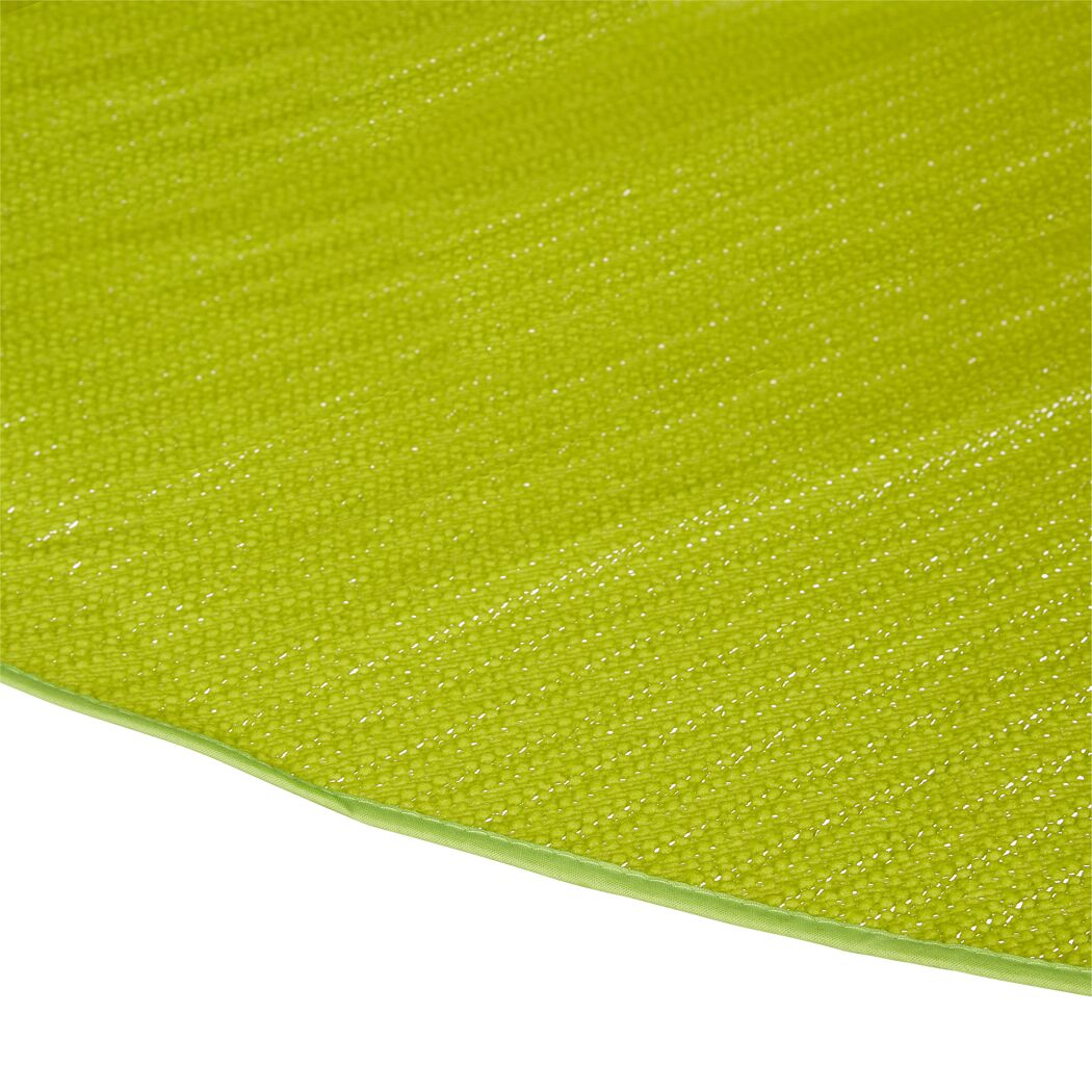 Grüne Gartentischdecke aus Kunststoff
