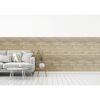 Wohnzimmer mit grauer Couch und Wandverkleidung aus Holz