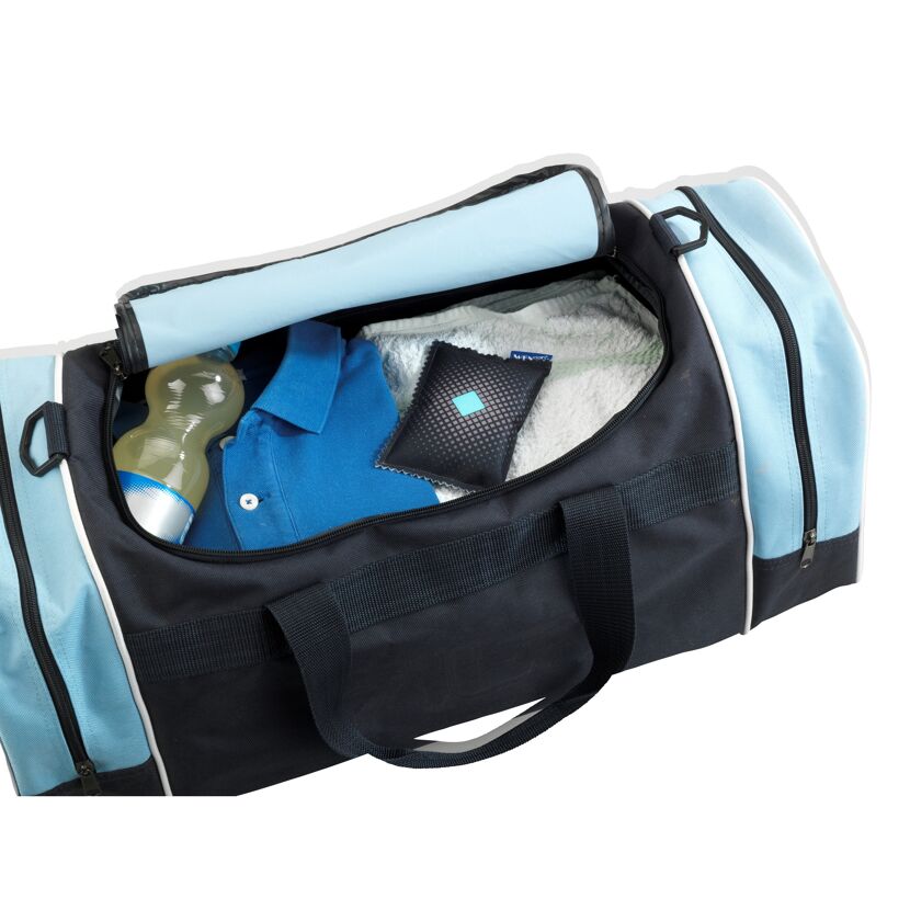 Sporttasche mit Kleidung, Handtuch, Getränk und Wenko Universal-Entfeuchter