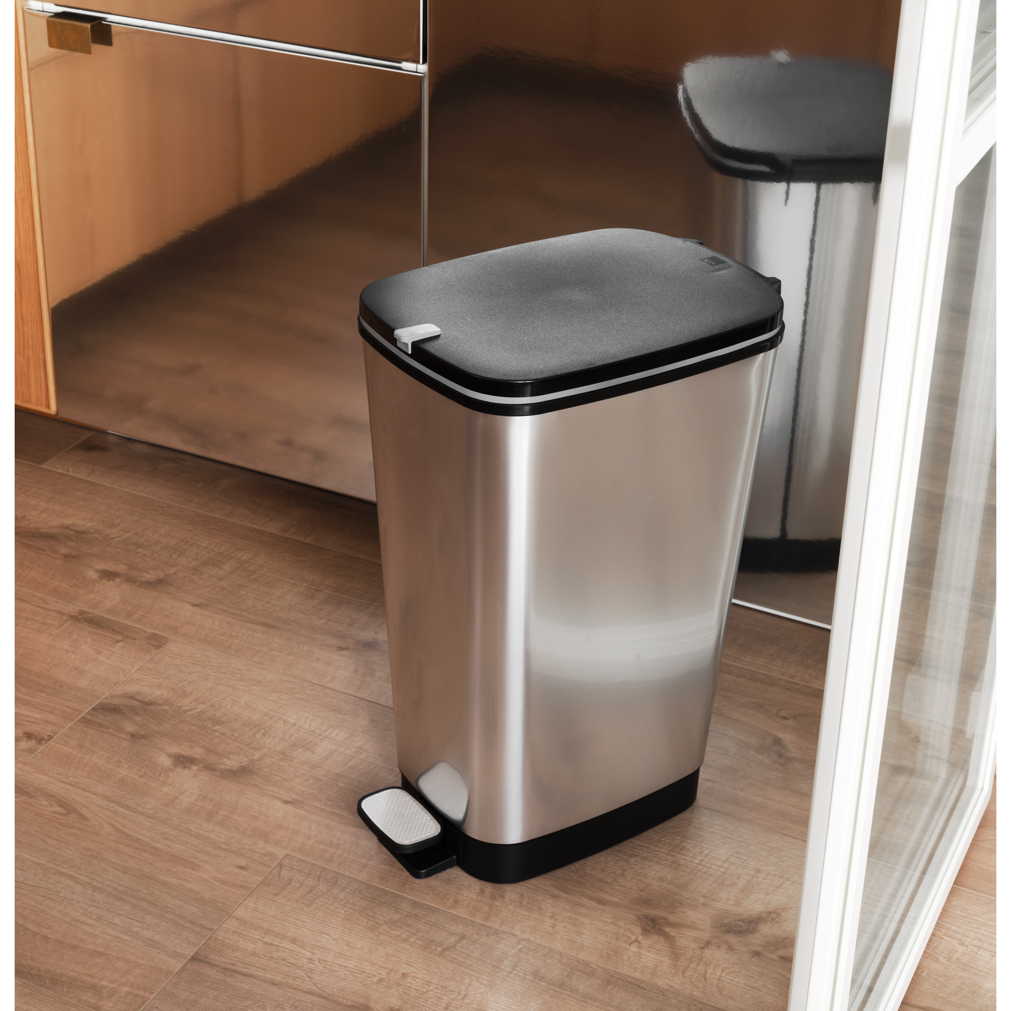 Tret-Abfalleimer 'Chic Bin Style L' Kunststoff silber matt 45 l + product picture