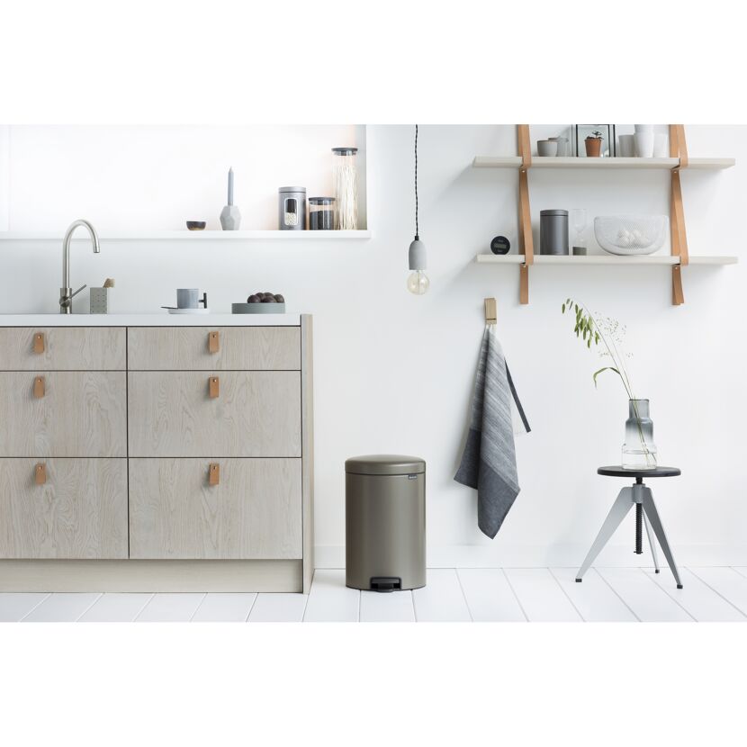 Brabantia Treteimer NewIcon 20 l, platinum