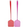 Zwei Fliegenklatschen in rot und pink.