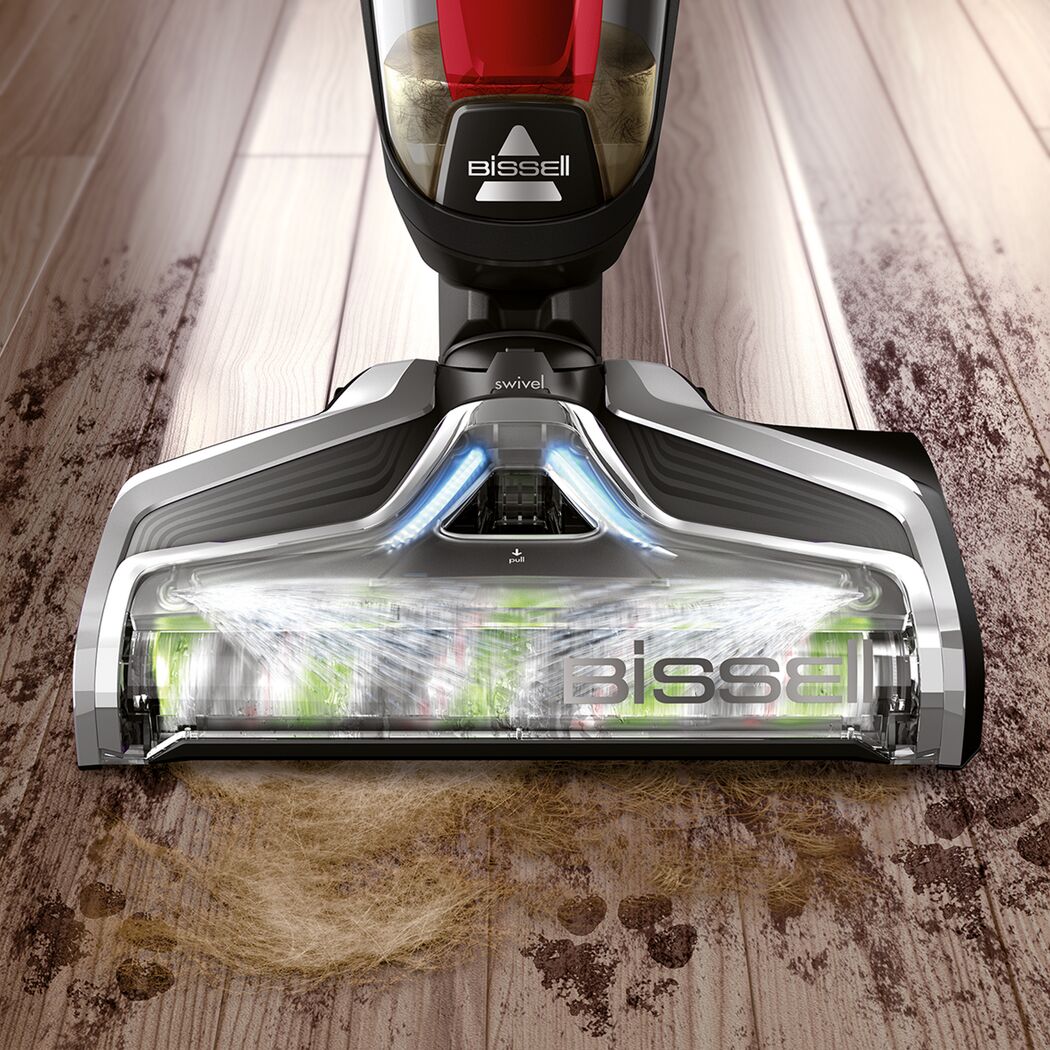Bissell CrossWave 3-in-1-Nass- und Trockensauger reinigt einen Holzboden.