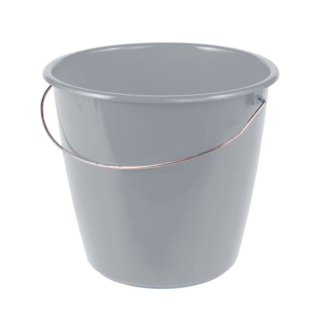 Grauer Eimer mit Metallgriff
