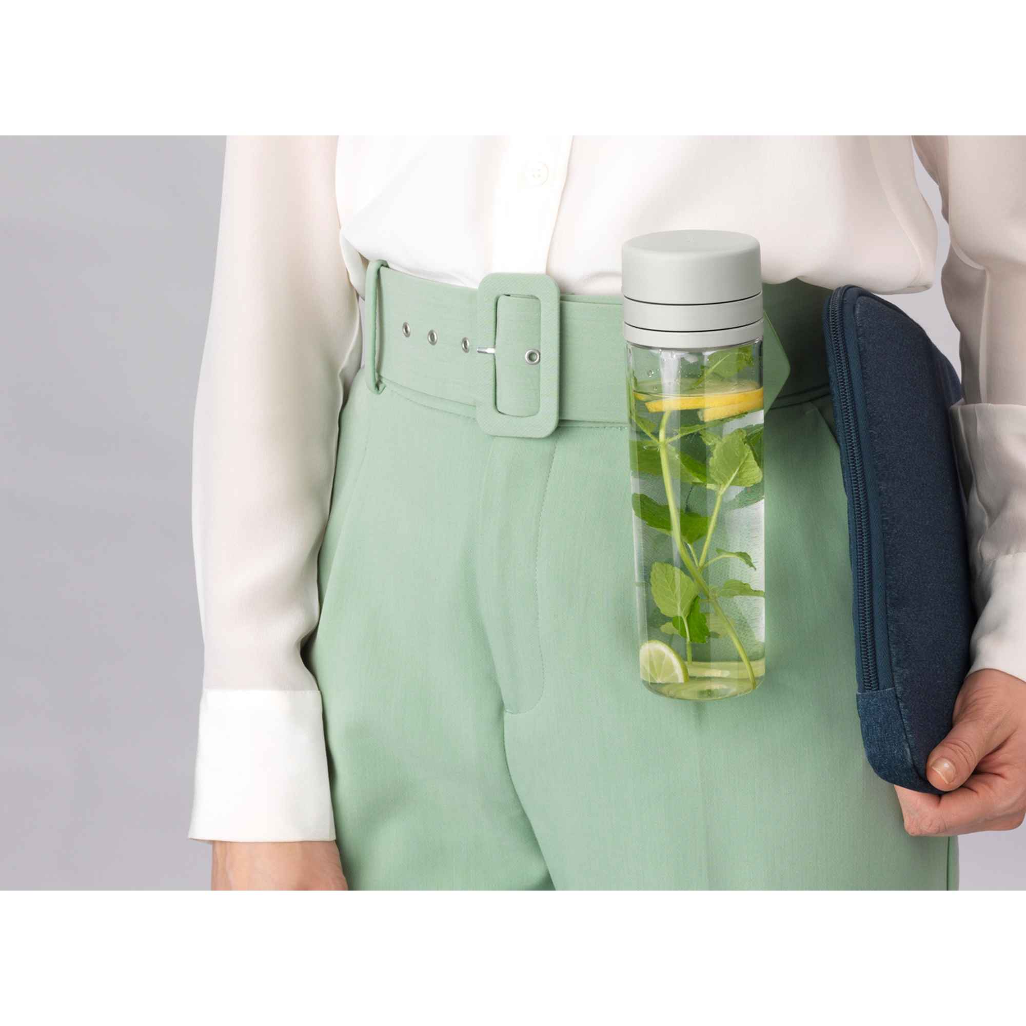 Trinkflasche 'Make & Take' mit Sieb hellgrau 0,5 l + product picture