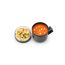 Tomatensuppe mit Croutons in einem Thermobecher
