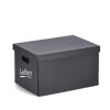 Schwarze Aufbewahrungsbox mit der Aufschrift Letters