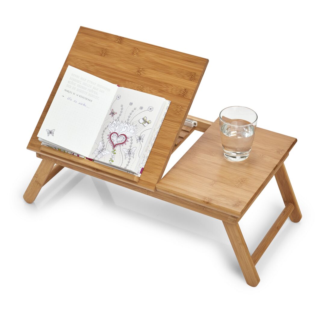Bambus-Betttablett mit Buch und Glas Wasser