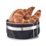Brotkorb mit Brot und Croissants