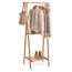Bambus Garderobe mit Kleidung