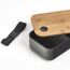 Offene Lunchbox mit Bambusdeckel