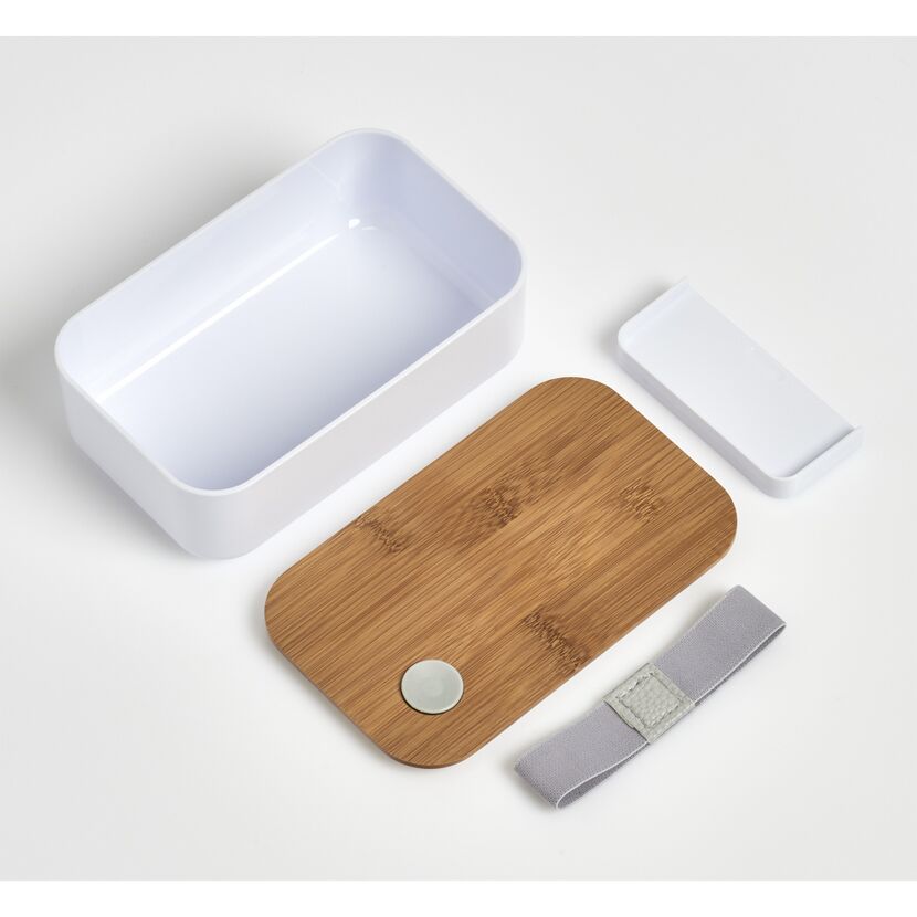 Offene Lunchbox mit Bambusdeckel