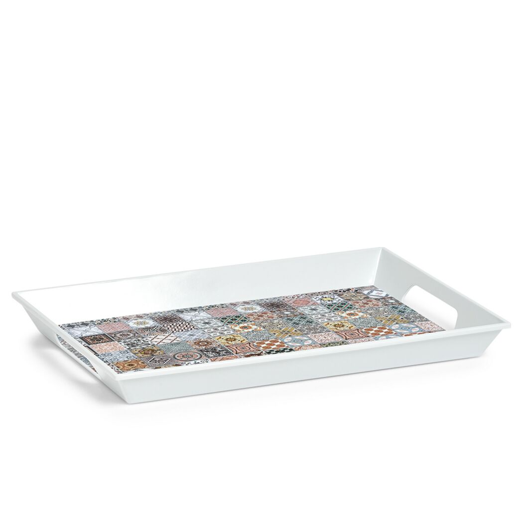 Weißes Tablett mit Fliesenmuster