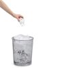 Papierkorb wird Papierkorb geworfen