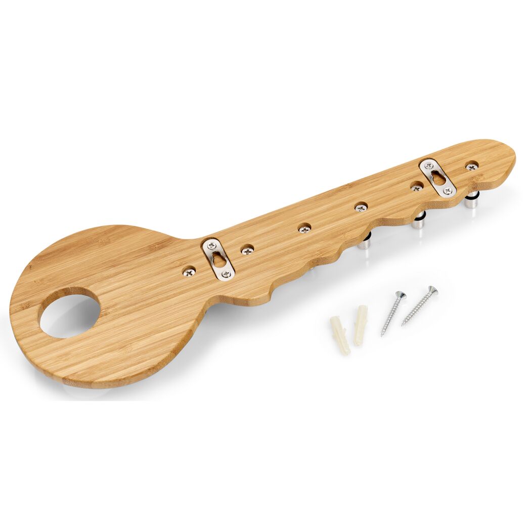 Schlüsselbrett aus Holz mit Schrauben und Dübeln