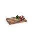 Schneidebrett aus Holz mit Messer