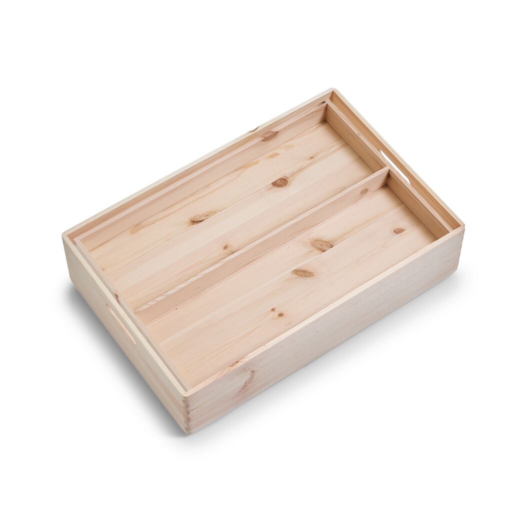 Leere Holzkiste mit Trennsteg