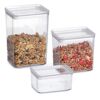 Drei transparente Vorratsdosen mit Müsli