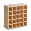 Leeres Weinregal aus Holz