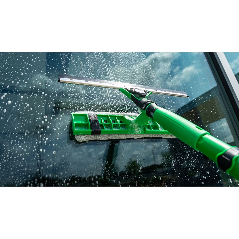 Fensterreinigung mit Abzieher