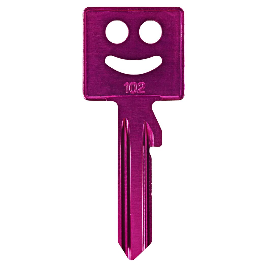 Pinkfarbener Schlüssel mit Smiley-Motiv und der Nummer 102.