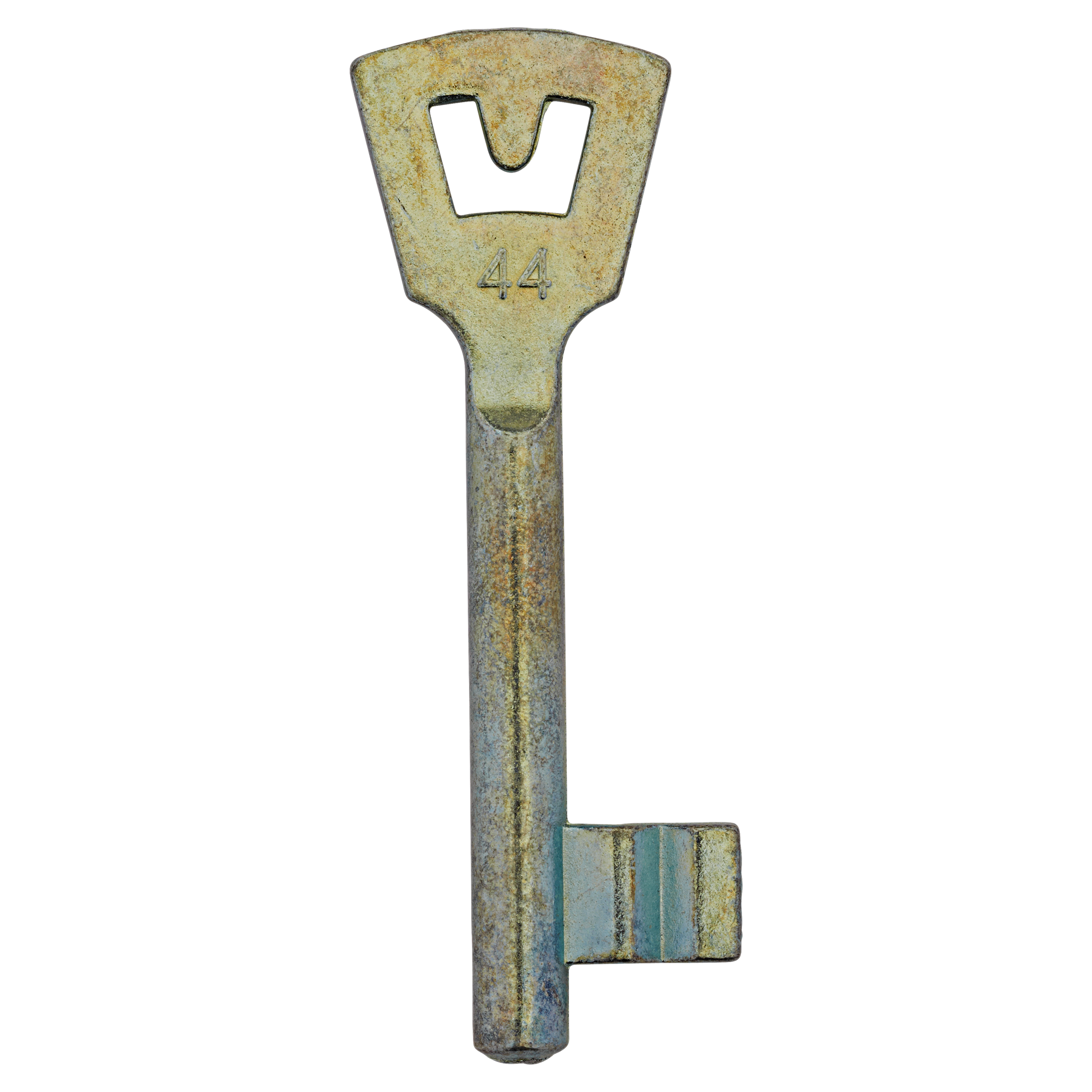 Ein einzelner, veralteter Schlüssel auf weißem Hintergrund.