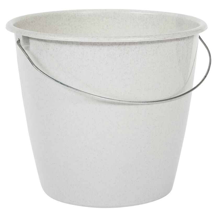 Weißer Eimer mit Metallgriff